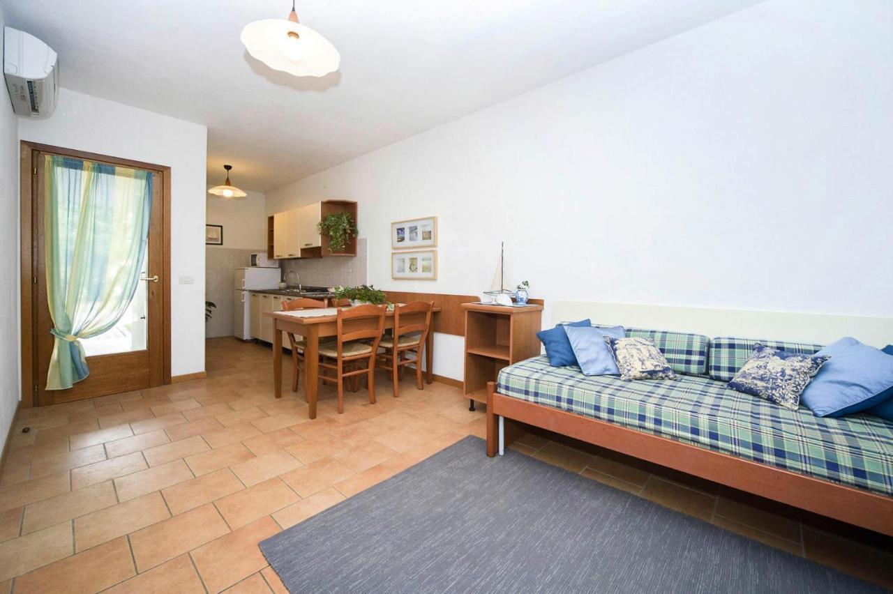 Terraced House In The Ca' Del Pino Holiday Complex With Communal Pool In Bibione Zewnętrze zdjęcie